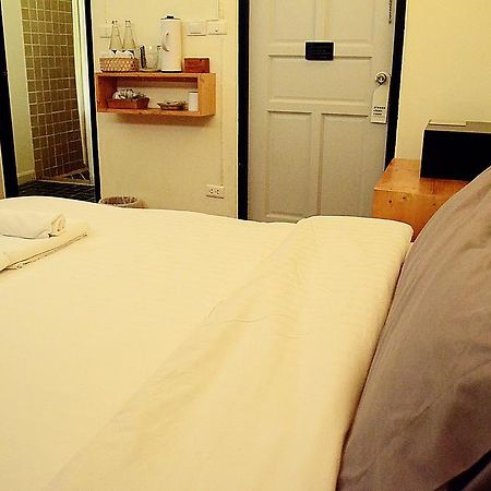 Early Bird Bed & Breakfast (Adults Only) Чиангмай Экстерьер фото