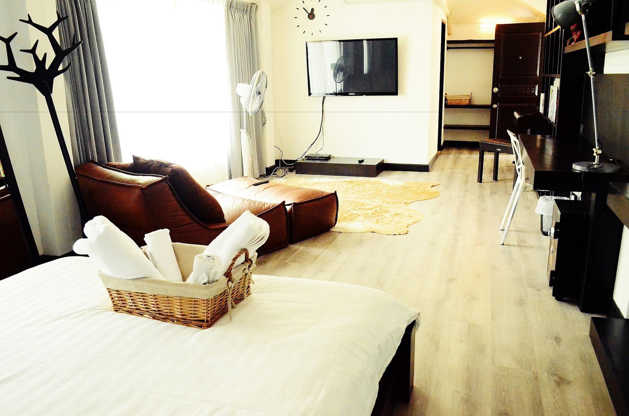 Early Bird Bed & Breakfast (Adults Only) Чиангмай Экстерьер фото